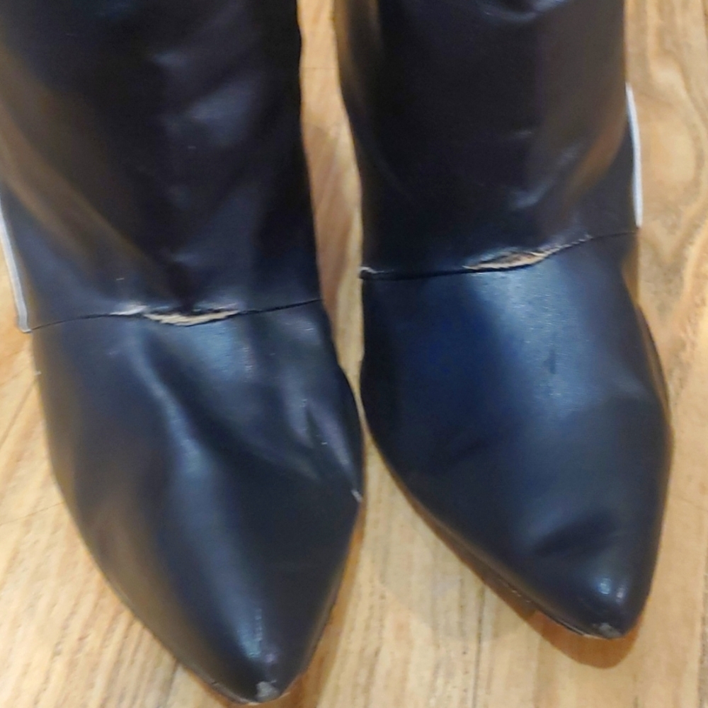 Beau+Ashe Black Booties w/stripes Size 11 - Picture 3 of 6